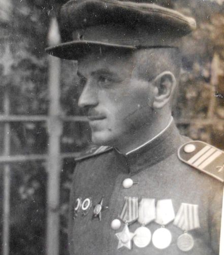 Безымянный портрет «подписан», ищем родных солдата